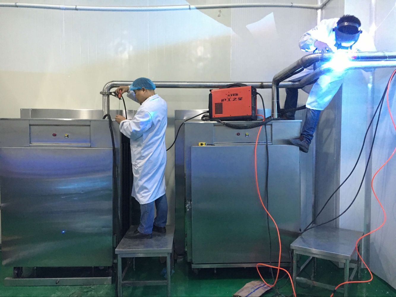 1718266681393536.jpg 雙臺真空預(yù)冷機.jpg